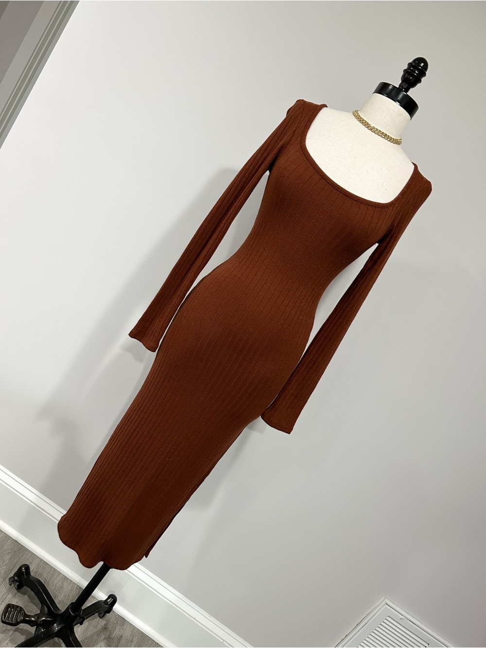 wild fable Brown Ribbed Long-Sleeve Scoop Neck Midi Dress